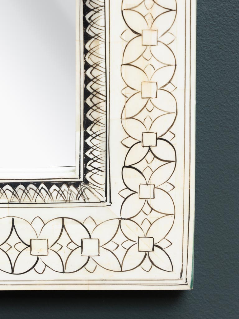 Castillo Mirror