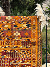 Load image into Gallery viewer, GoldenTaznakhtRug-Yellow_Orange170x290cm, Detail