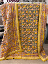 Load image into Gallery viewer, Dandelion Blossom Quilt - Queen