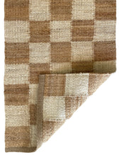 Load image into Gallery viewer, Classic Check Rug