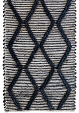 Load image into Gallery viewer, Harlow Diamond Rug - Black