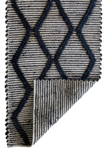 Load image into Gallery viewer, Harlow Diamond Rug - Black