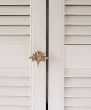 Load image into Gallery viewer, Palm Knob