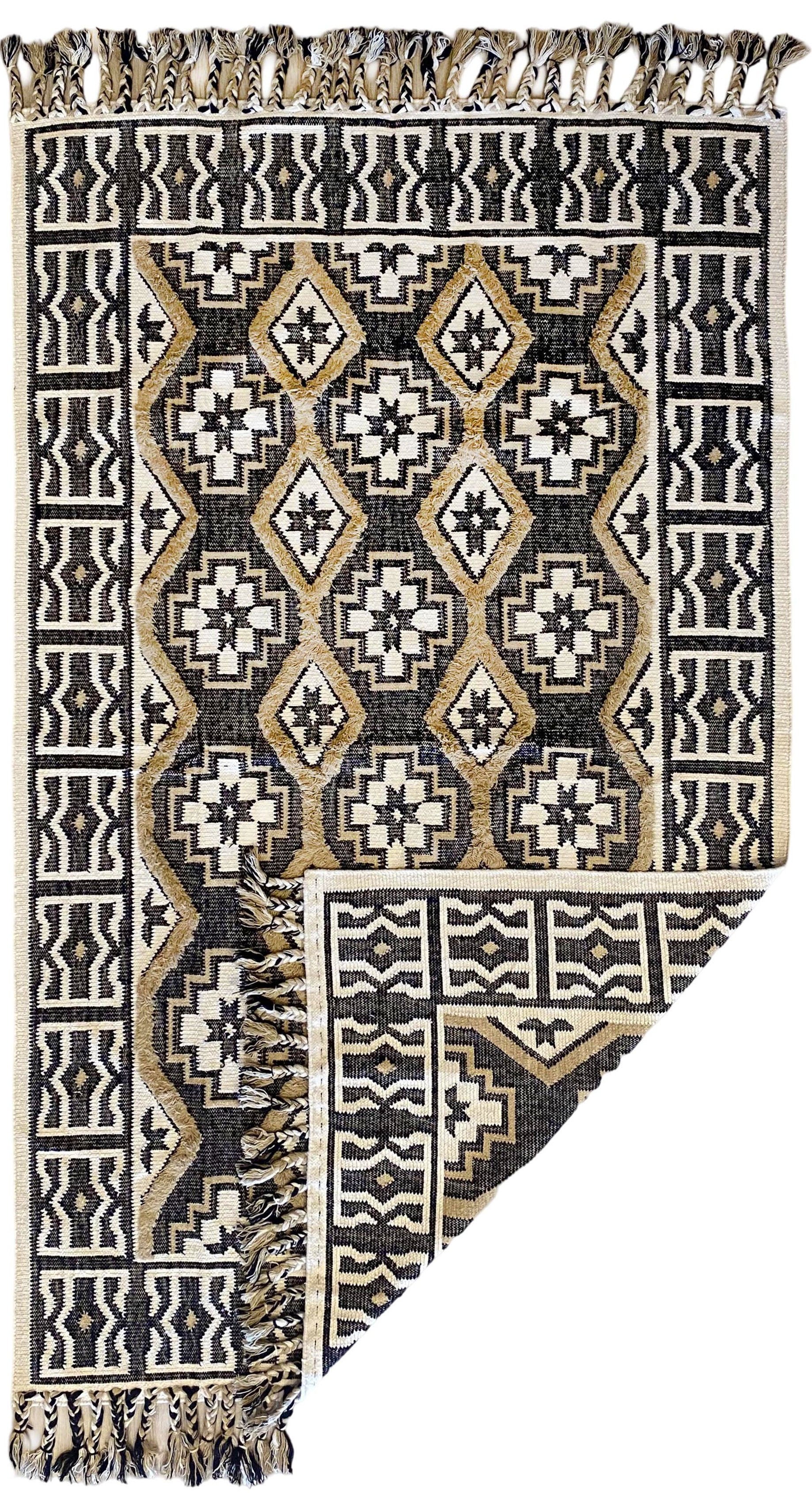 Raaz Rug - 180x270cm