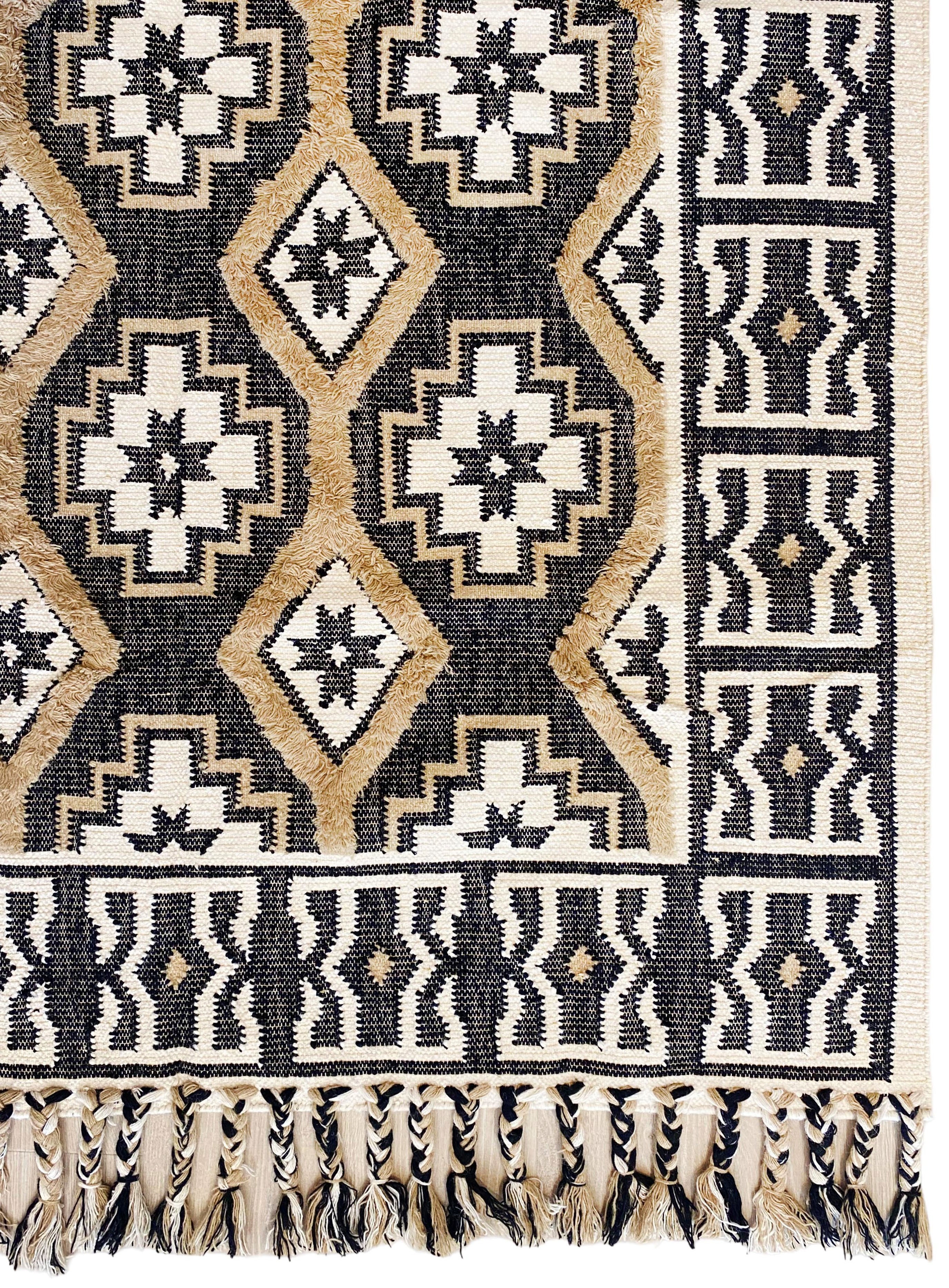 Raaz Rug - 180x270cm