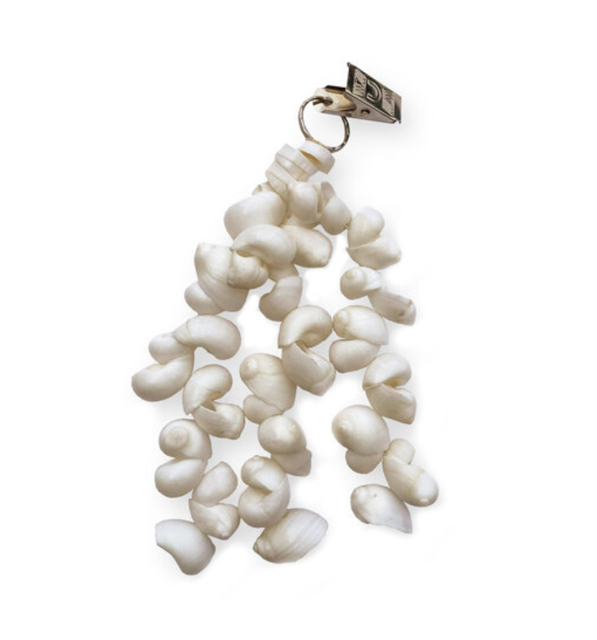 4 Shell Tablecloth Hangers