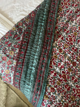Load image into Gallery viewer, Magenta Jaipur Cotton Quilt - Queen