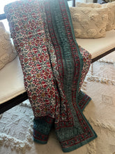 Load image into Gallery viewer, Magenta Jaipur Cotton Quilt - Queen