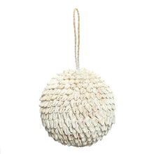 Load image into Gallery viewer, The Hanging Shells - L

