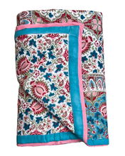 Load image into Gallery viewer, Teal &amp; Rose Garden Quilt - Single
