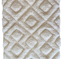Load image into Gallery viewer, Devon Pile Rug
