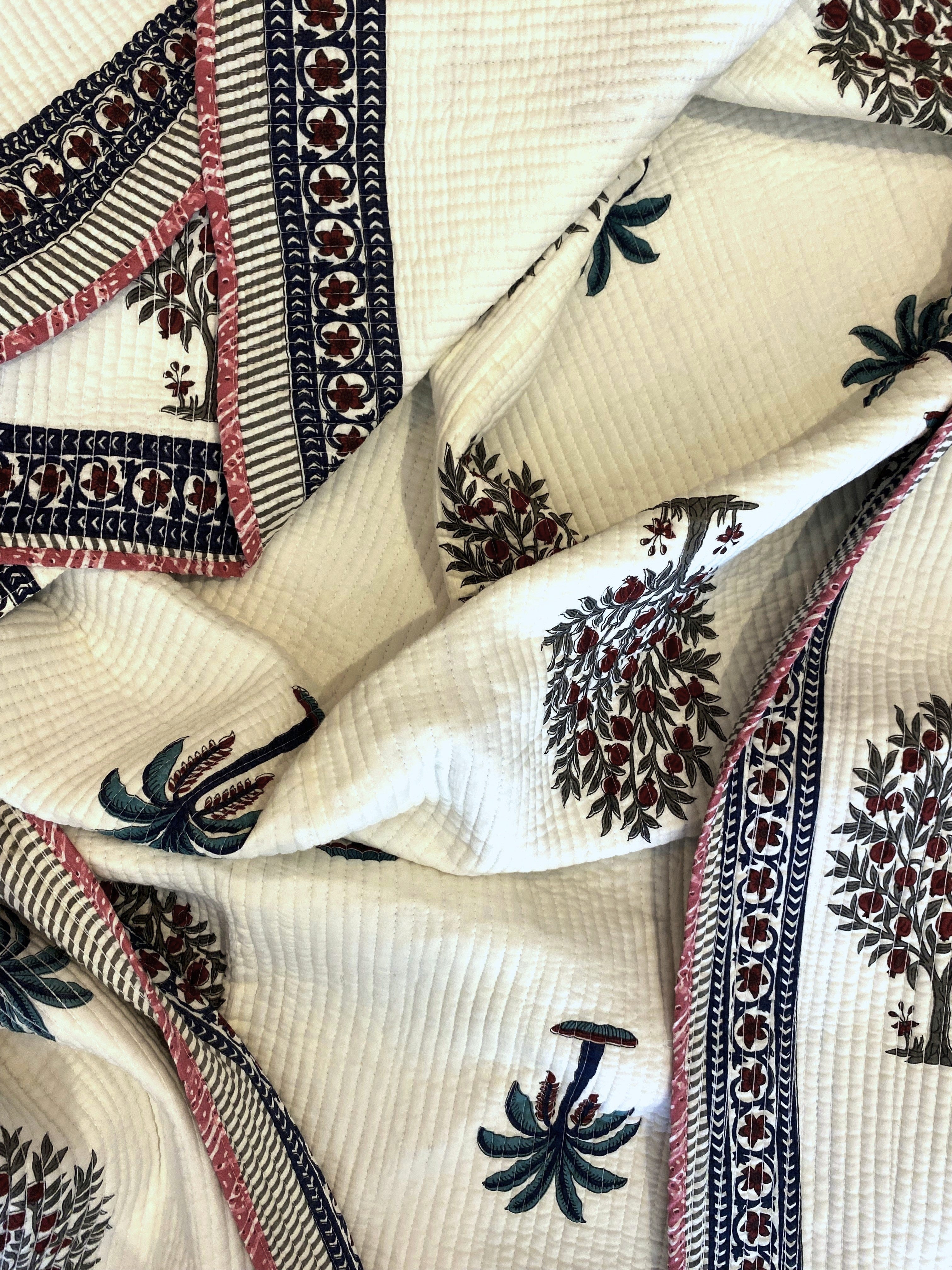 Palms Cotton Quilt - Queen