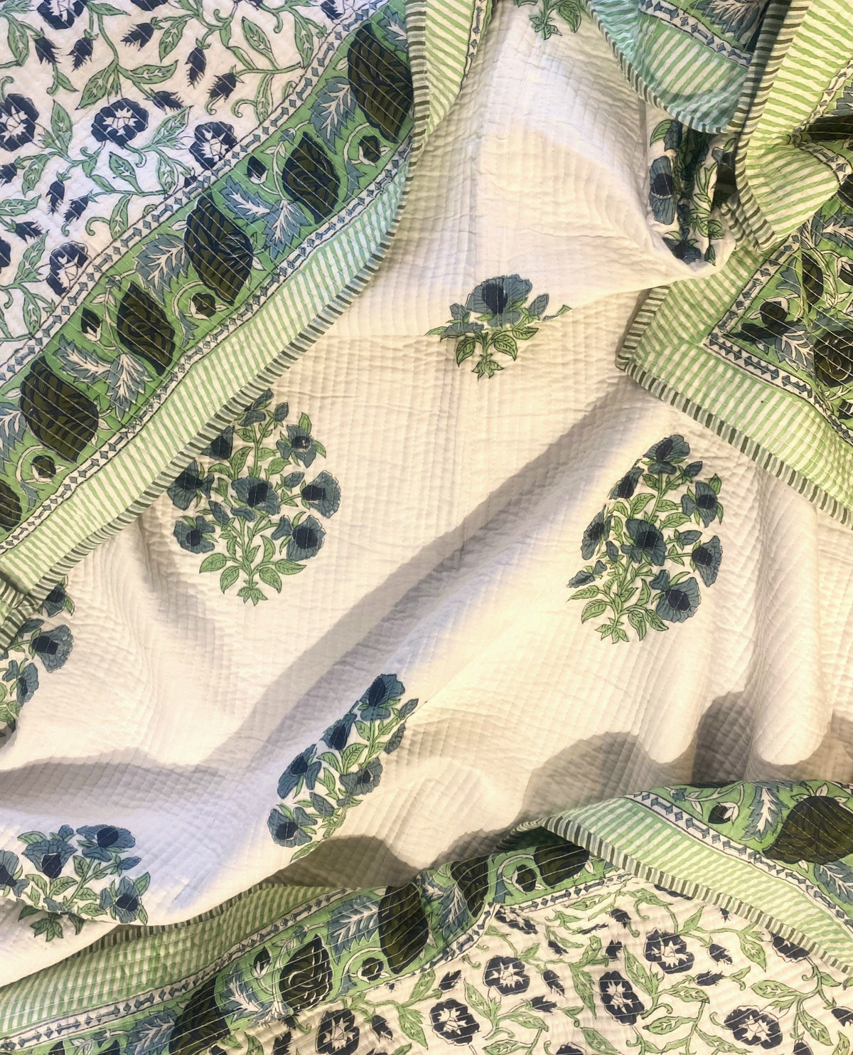 Green Vale Cotton Quilt - Queen