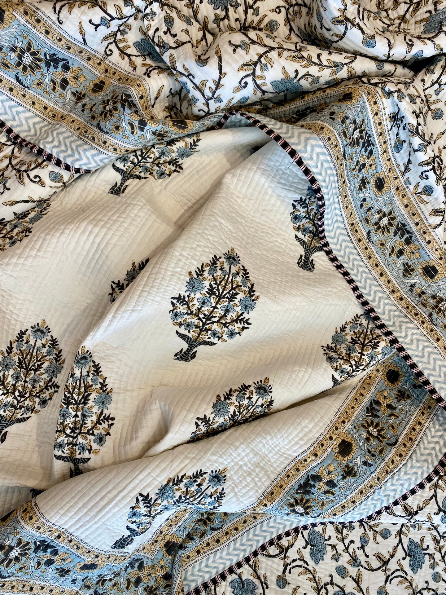 Blue Valley Quilt - Queen