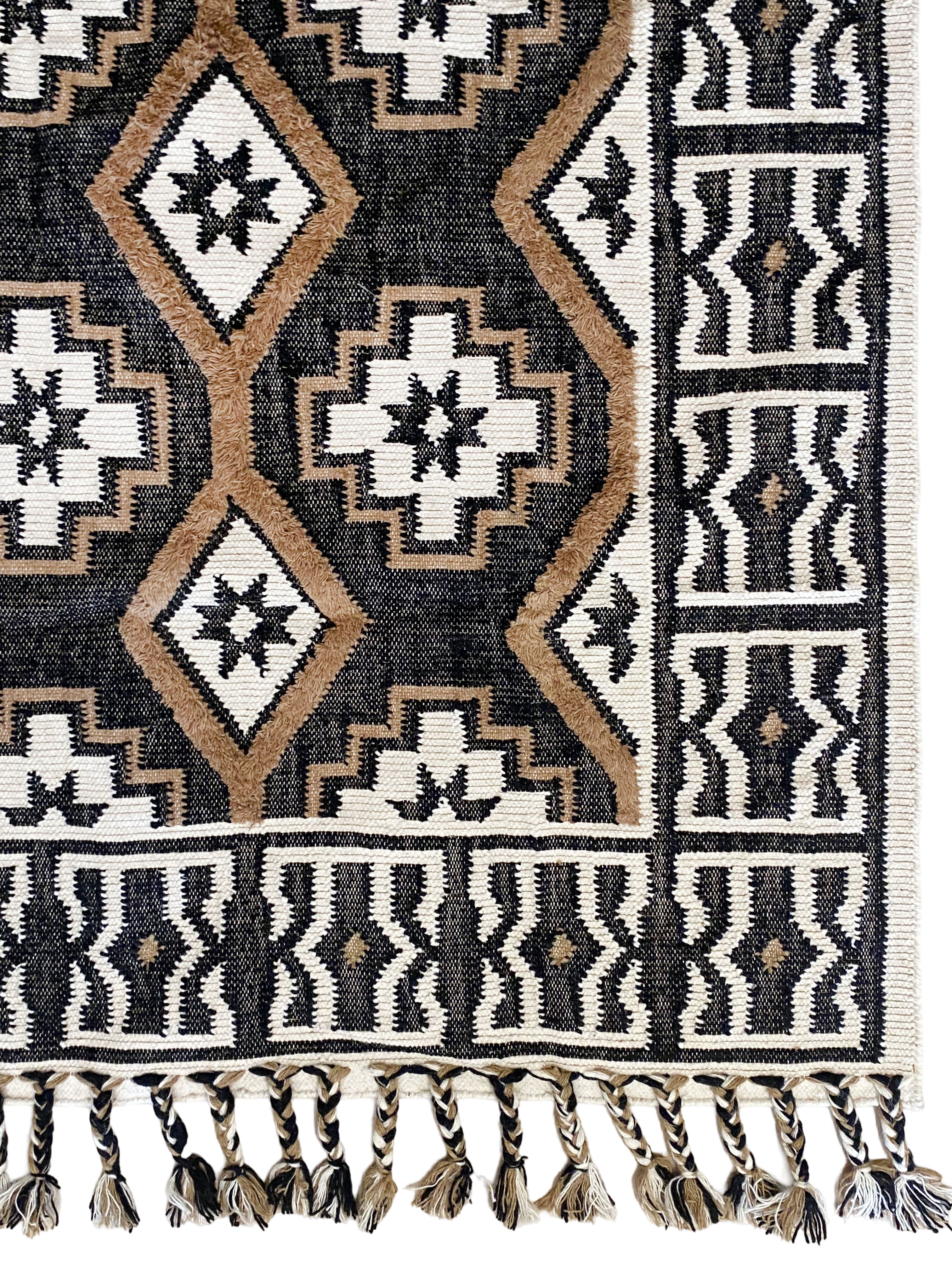 Raaz Rug 150x240cm