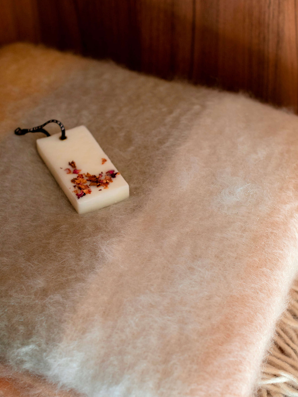 Scented Closet Wax Bar - Rose, Geranium and Vetiver