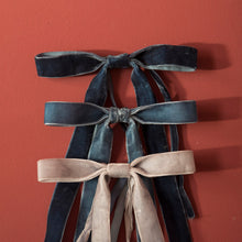 Load image into Gallery viewer, Velvet Longtail Bow Set - Blues
